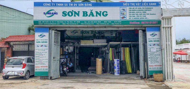 gia công biển quảng cáo mica 